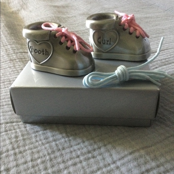 BNIB Baby’s First Tooth & Curl Booty Keepsake Set - Picture 1 of 3